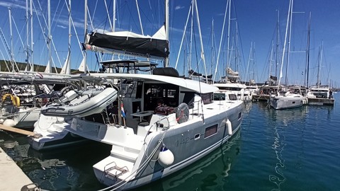 Lagoon 42