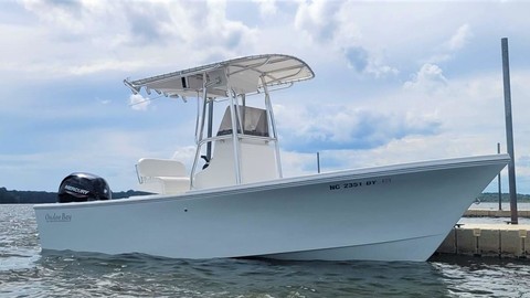 Hydra-sports bay bolt 2000 center console