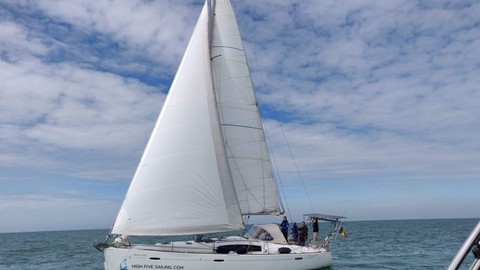 Beneteau Oceanis 43