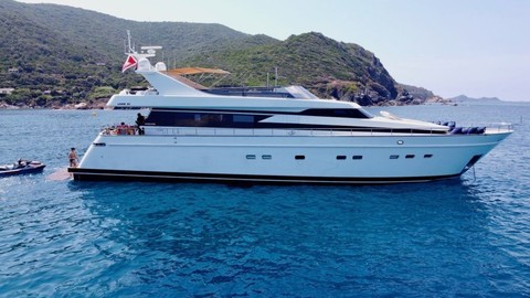 Cantieri di Pisa Akhir 85