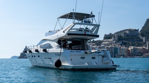 Ferretti 530