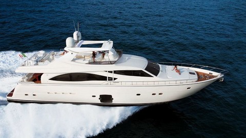 Ferretti 830
