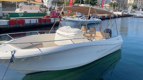 Jeanneau Cap Camarat 7.5 CC