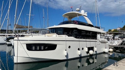 Absolute Navetta 52