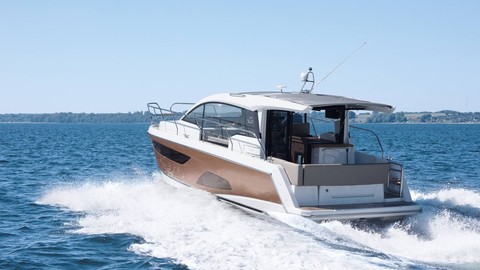 Sealine C330