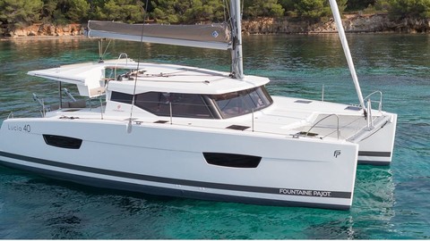 Fountaine Pajot Lucia 40