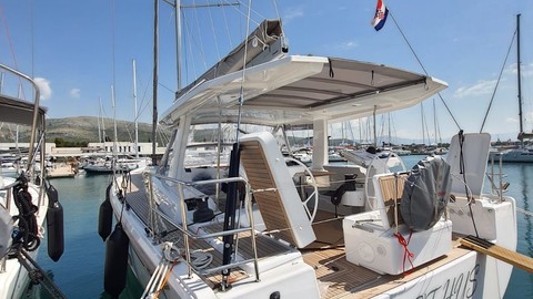 Hanse 548