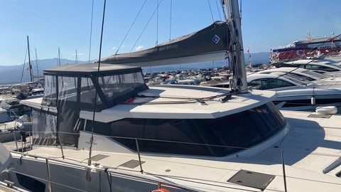 Fountaine Pajot Lucia 40