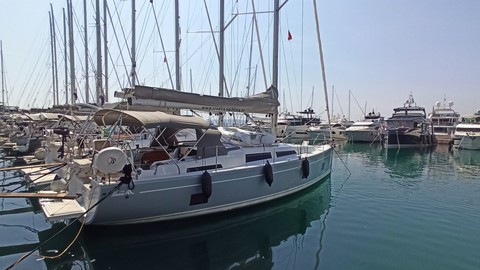 Hanse 418