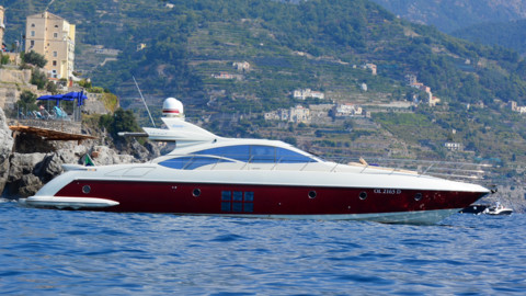 Azimut 68S