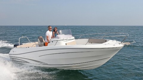 Jeanneau Cap Camarat 7.5 CC