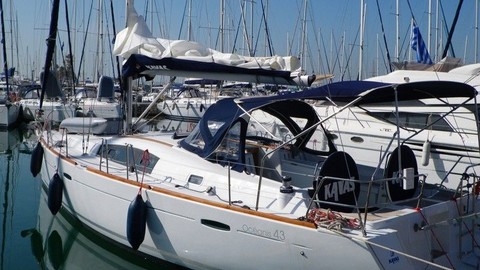 Beneteau Oceanis 43