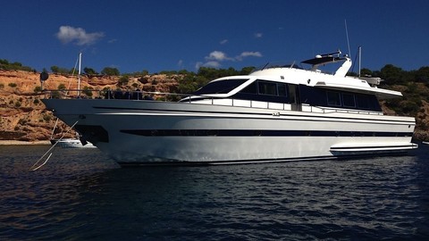 Falcon Yachts 80 fly