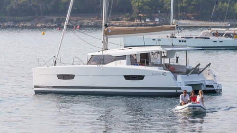 Fountaine Pajot Lucia 40