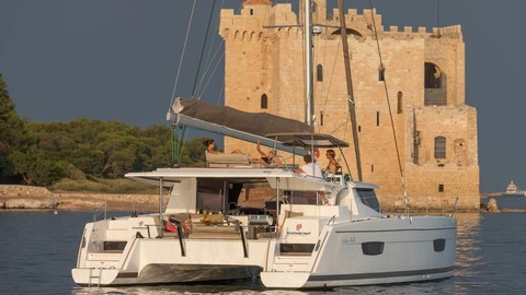 Fountaine Pajot Helia 44