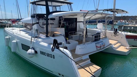 Lagoon 42