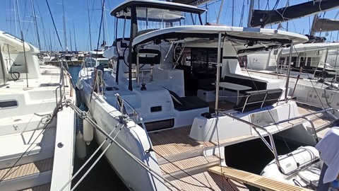 Lagoon 42