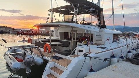 Lagoon 450 F