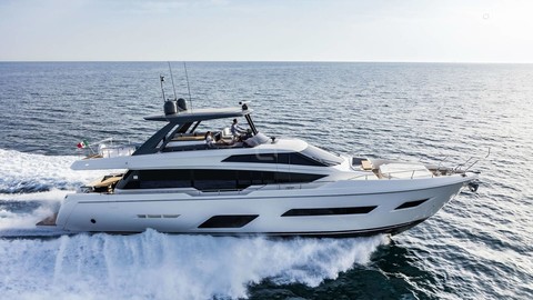 Ferretti 780