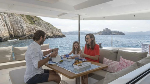 Fountaine Pajot Astréa 42