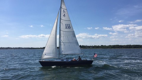 Alerion Yachts express 28