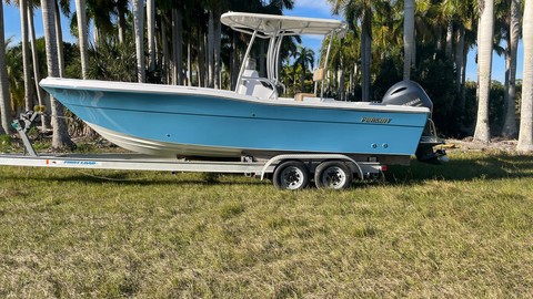 Pursuit 2870 center console