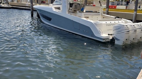 Boston Whaler 420 Outrage