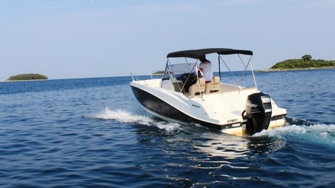 Quicksilver Activ 675 Open