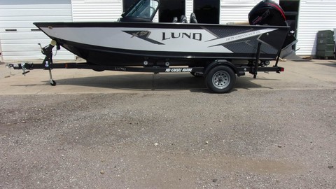 Lund Boats 1875 Crossover XS
