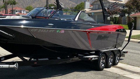 Malibu Wakesetter 25 LSV