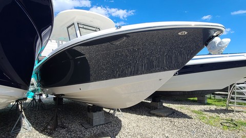 Robalo centre console r272