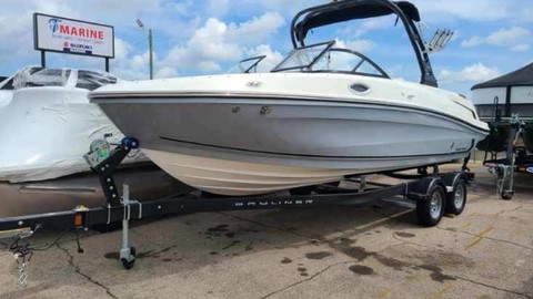 Bayliner VR6 BOWRIDER