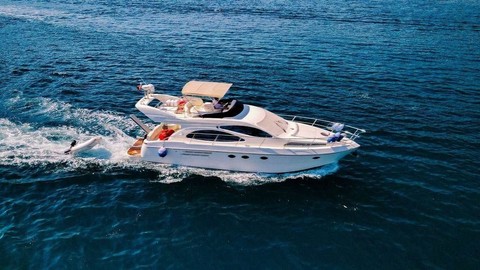 Azimut 46