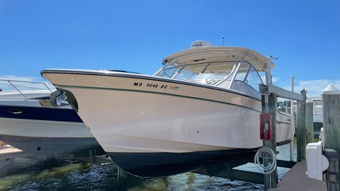 Grady-White Freedom 335