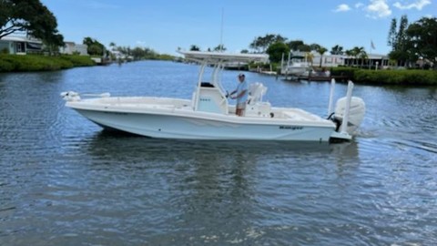 Ranger boats 2400 bay