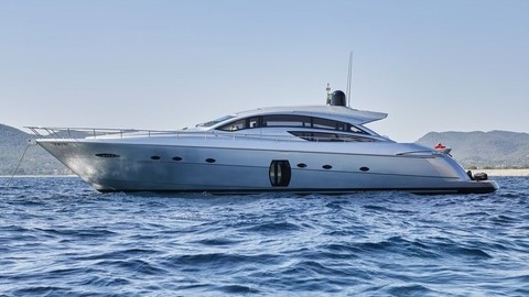Pershing 72