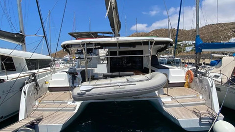 Lagoon 42