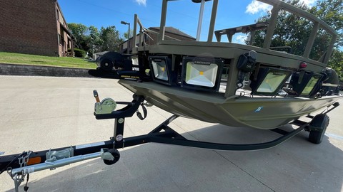 Tracker Grizzly 1860 MVX CC Sportsman