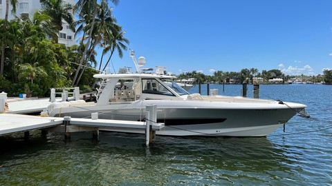 Boston Whaler 420 Outrage
