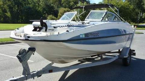 Bayliner 190 Deck Boat
