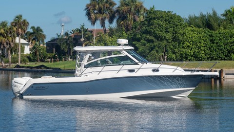 Boston Whaler 345 Conquest