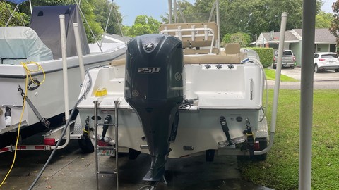 Sea Ray hunt ultra 211