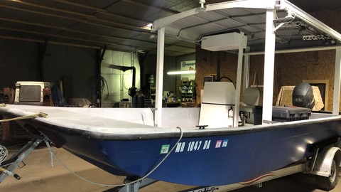 Great white 10m open bow