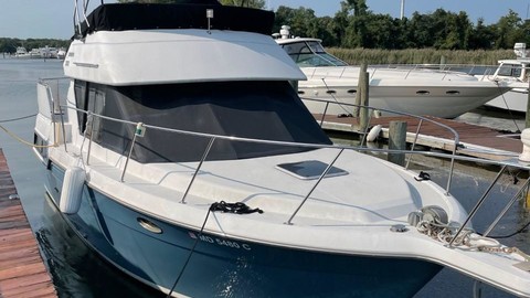 Sea ray 300 sedan bridge