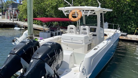 Boston Whaler 320 Outrage