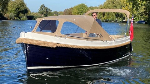 Interboat intender 700