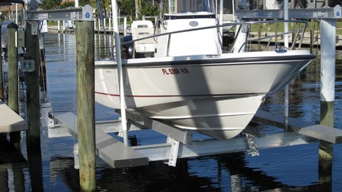 Boston Whaler 190 Outrage