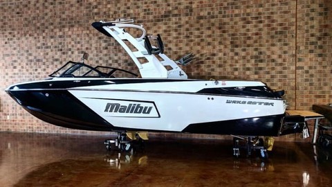 Malibu Wakesetter 23 LSV