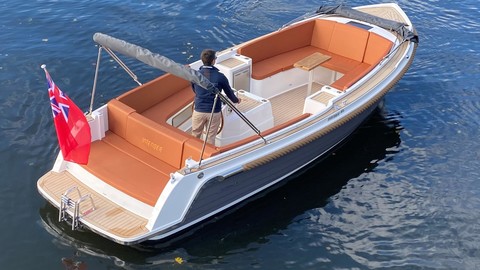 Interboat intender 820