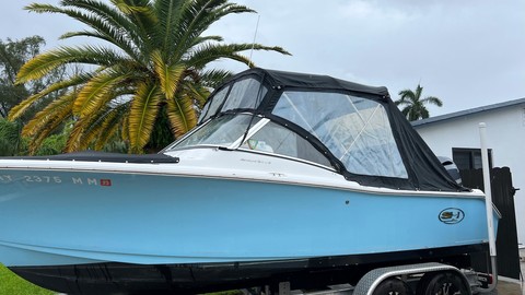 Sea Ray hunt ultra 211